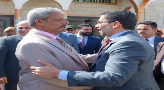 رئيس الوزراء يقوم بزيارة ميدانية إلى محافظة لحج