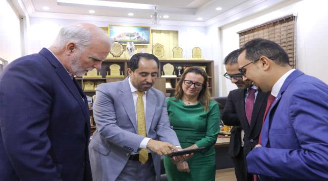 عقب اشهار التكتل الوطني للأحزاب والمكونات السياسية...مدير المعهد الديمقراطي الوطني للشؤون الدولية يزور نايف البكري في عدن.."صور"