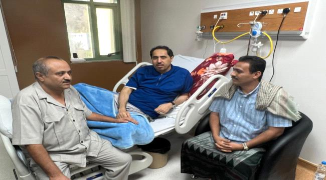 رئيس دائرة الشباب بالمكتب السياسي يطمئن على صحة وزير الشباب والرياضة