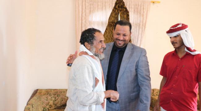 العميد السعيدي يزور أسر أول شهداء تحرير عدن ويؤكد اهتمام القيادة السياسية بأسرهم