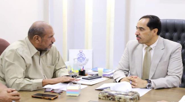 الوزير نايف البكري يطلع على آخر الاستعدادات للبطولة العربية الـ (3) لمصارعة الذراعين
