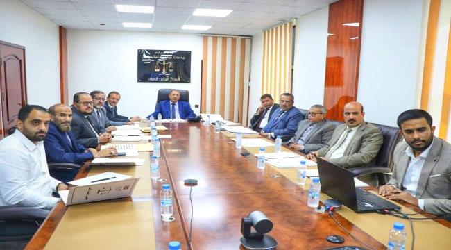 مجلس القضاء الأعلى يقر الإذن بالتحقيق مع أحد أعضاء النيابة ويحيل أثنين قضاة إلى مجلس المحاسبة  