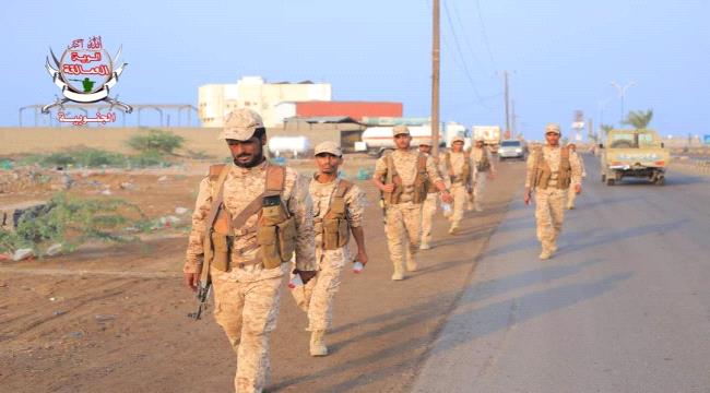 قوات العمالقة الجنوبية تنفذ تمرين المسير العسكري