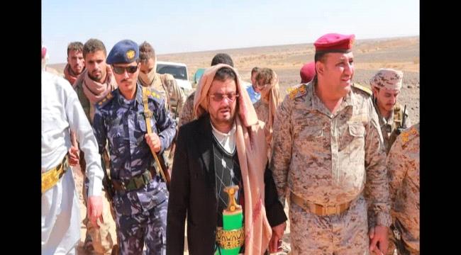 محافظ ريمة يزور عددًا من جبهات القتال ويشيد بمستوى الاستعداد القتالي