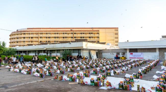 الهلال الأحمر التركي يدشن توزيع عدد (250) سلة غذائية وصحية لمرضى سرطان الأطفال في مستشفى الصداقة