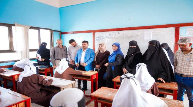 وسام معاوية و نوال جواد يتفقدان سير الامتحانات في مدارس الشيخ عثمان