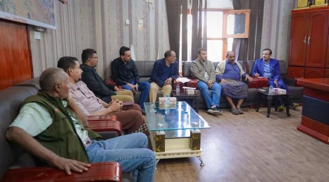 المحافظ بن الوزير يلتقي إدارة تضامن شبوة ويؤكد دعم ومساندة النادي رسميا في تجمع تعز 