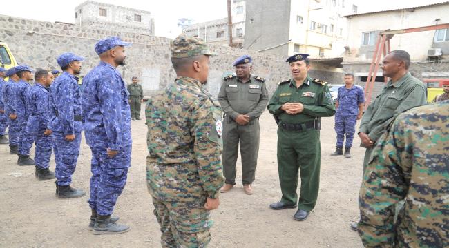 وكيل وزارة الداخلية اللواء العامري يطلع على سير العمل في مصلحة الدفاع المدني بعدن 