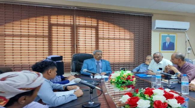 محافظ لحج يناقش الاستعدادات النهائية لإشهار الخطة التنموية الشاملة للمحافظة 2026 – 2030