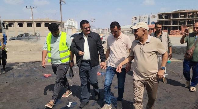بحضور المهندس رافت كوكني .. مدير عام المنصورة يتفقد الأعمال النهائية بمشروع إعادة تأهيل شارع الخمسين