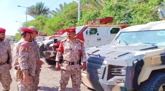 رئيس أركان قوات الشرطة العسكرية يزور فرع مأرب ويشيد بجاهزيته ويشهد عرضًا عسكريًا رمزيًا