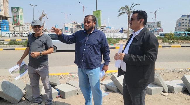 مدير عام المنصورة يدشن مشروع "إنشاء متنفس مثلث دوار السفينة بشارع التسعين"