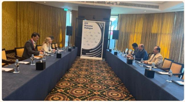 وزير الخارجية يشيد بالمواقف السويسرية الداعمة لليمن