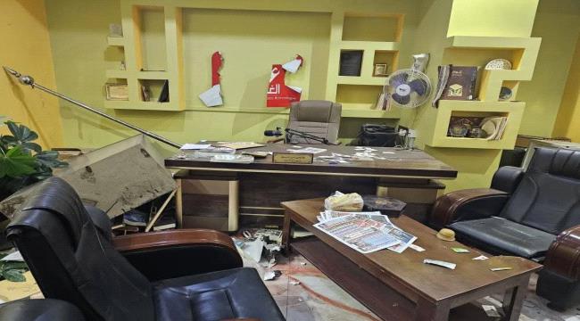 وزير الشباب والرياضة يدين الاعتداء المسلح على مقر صحيفة «عدن الغد» في عدن