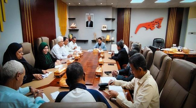 المحافظ عبدالرحمن شيخ يناقش مشروع ترشيح شبه جزيرة عدن كحديقة جيولوجية عالمية