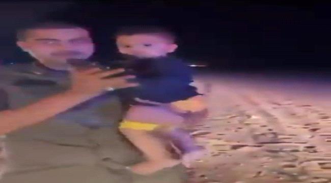 العثور على طفلة بعد نسيانها من قبل ذويها على طريق الدمام - الرياض السريع يثير الجدل بالسعودية