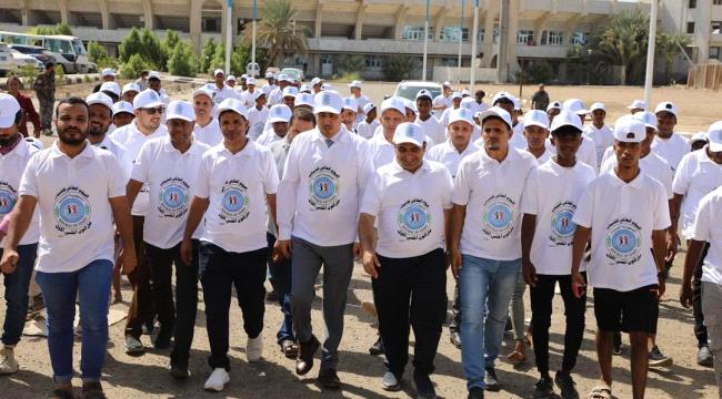 وزير الشباب يشارك في ماراثون المشي الأول احتفاءً بيوم الشباب العالمي