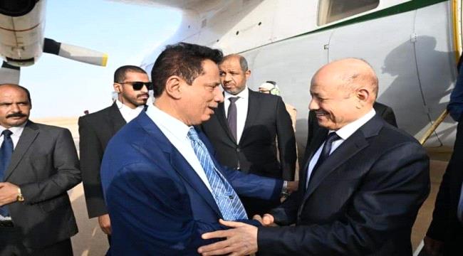 الرئيس العليمي يصل محافظة المهرة ويدلي بتصريح مهم 