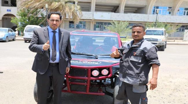 الوزير البكري يستقبل الشرماني صاحب أول سيارة مصنعة محليا