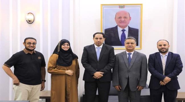 وزير الشباب والرياضة يستقبل السفير الليبي في بلادنا ويبحث معه سبل تعزيز العلاقات الثنائية