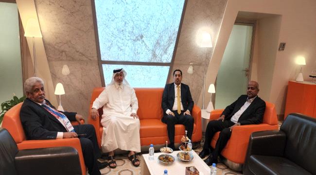 بدعوة رسمية وزير الشباب والرياضة يصل إلى العاصمة القطرية الدوحة.."شاهد صوراً"