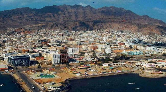  القبض على فتاة متهمة بابتزاز شاب وتهديده بمقطع فيديو وصور مخلة بالآداب في عدن