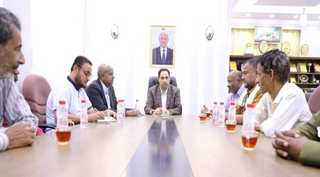 نايف البكري يوجه باستكمال مقر نادي بنا المخزن بأبين وسور الملعب وإقامة بطولة للفرق الشعبية بمناسبة ذكرى تأسيس النادي