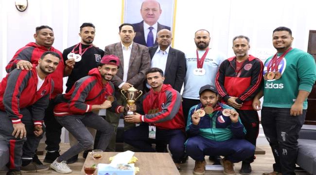 وزير الشباب والرياضة يؤكد دعمه واهتمامه بمشاركة لعبة رفع الاثقال في مختلف المسابقات العربية والقارية