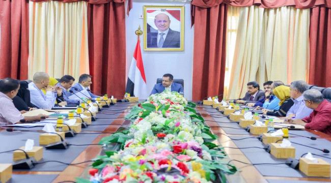 رئيس الوزراء يرأس اجتماعا لقيادة السلطة المحلية والمكتب التنفيذي في عدن 
