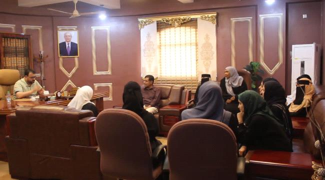وزير الاشغال يكرم عدد من العاملين بديوان الوزارة