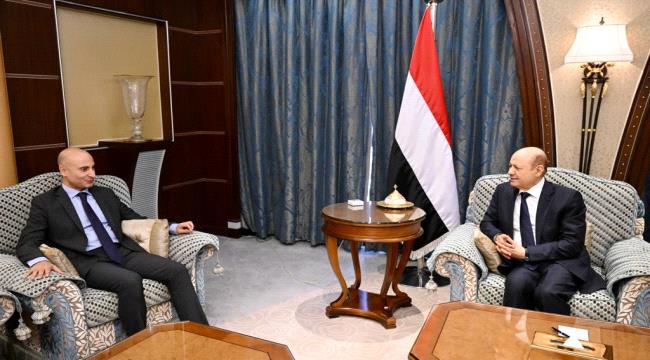 الرئيس العليمي يؤكد التزام الدولة بالتدخل العاجل لضمان استقرار العملة وامدادات الخدمات الاساسية 