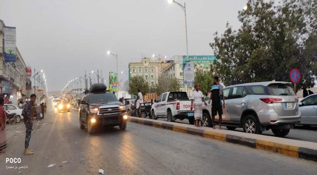 برفقته حيدرة العطاس و أحمد عبيد بن دغر..شاهد صوراً لوصول الرئيس العليمي إلى حضرموت