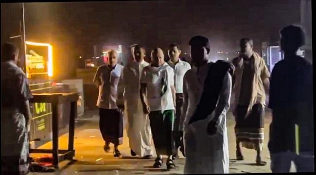 لم يستطيع فعلها بعدن منذ توليه رئاسة المجلس.."شاهد بالصور"ماذا فعل الرئيس العليمي في المكلا ؟