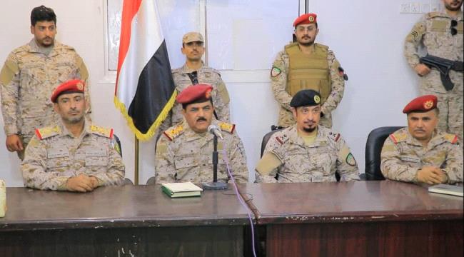 وزير الدفاع يحث الجيش للاستعداد لهزيمة الحوثيين