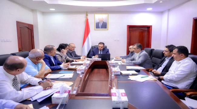 المجلس الاعلى للطاقة يطلع على إجراءات مواجهة احتياجات عدن والمناطق المحررة من الكهرباء
