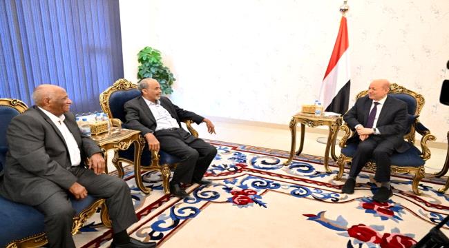 الرئيس العليمي يستقبل اللواءين محمود الصبيحي وفيصل رجب بعدن