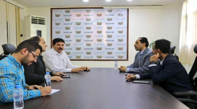 وزير الشباب والرياضة يستعرض الانتهاكات التي طالت منشآت الرياضة في اليمن  