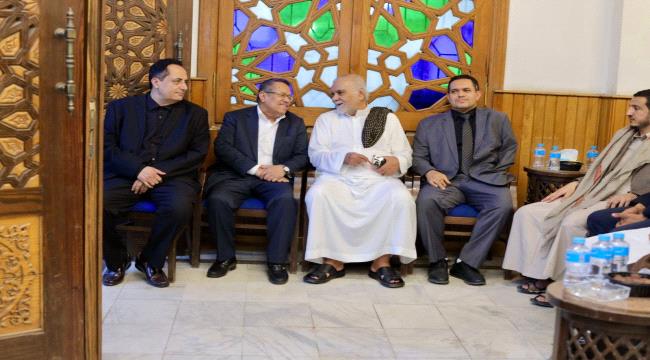 رئيس مجلس الشورى يقدم واجب العزاء لوزير الدولة السابق صلاح الصيادي بوفاة نجله 