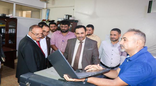 وزير النقل يطلع على مستوى الإنضباط الوظيفي بالهيئة العامة للنقل البري والمؤسسة المحلية للنقل عقب إجازة العيد