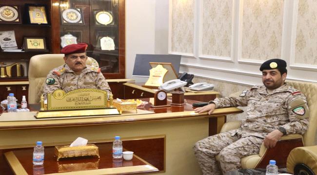 وزير الدفاع يستقبل قائد قوات التحالف في عدن.."صور"