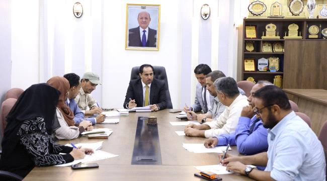 بالصور..وزير الشباب والرياضة يرأس اجتماعا للجنة المناقصات والمزايدات ويكلف قطاع المشاريع بإعداد الدراسات الخاصة بالمرحلة الأولى لملعب 22 مايو بعدن