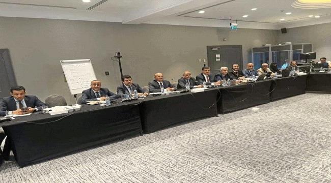 فهل فشل قرار نقل المراكز الرئيسية للبنوك اليمنية إلى عدن؟