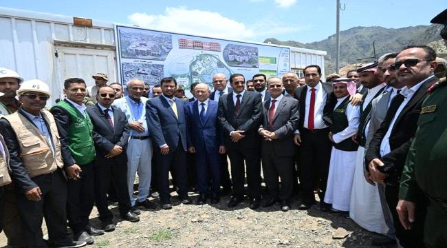 وزير الشباب والرياضة يعبر عن سعادته بزيارة تعز ويبدي إعجابه بمستوى الوعي الوطني والتفكير الجمعي لسكان تعز وتفهمهم لمصلحة البلاد