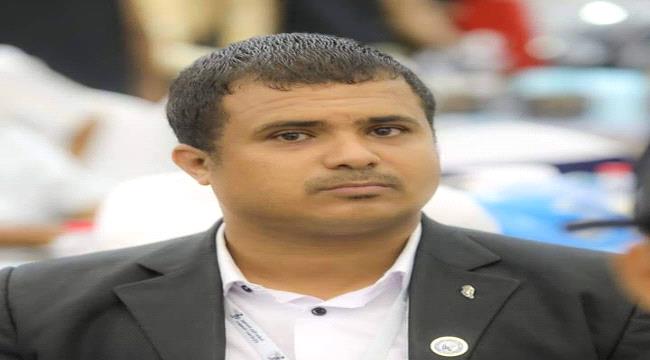 صحفي يفجر مفاجأة جديدة عن كواليس إيقاف عملية تحرير الحديدة