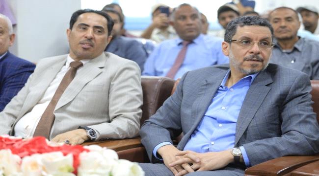 بشرى سارة للرياضيين..رئيس الوزراء يوجه وزارتي الشباب والرياضة والمالية بالعمل على إعادة تأهيل ملعب ٢٢ مايو في عدن