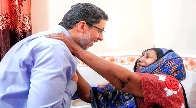 رئيس الوزراء يهنىء الأم اليمنية في عيدها العالمي الـ 21 مارس