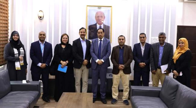 الوزير البكري يبحث مع مسؤولي "اليونيسيف" في عدن تصميم برامج خاصة بالشباب والمرأة