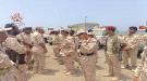 بتوجيهات المحرمي.. قيادات من العمالقة تقوم بزيارة عيدية للمرابطين في جبهات القتال ...