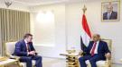 رئيس الوزراء يستقبل في عدن السفير الروسي الجديد لدى اليمن...
