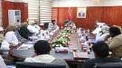 محافظ المهرة يطلع على احتياجات مديرية حات ويوجه بإزالة النقاط العشوائية ...